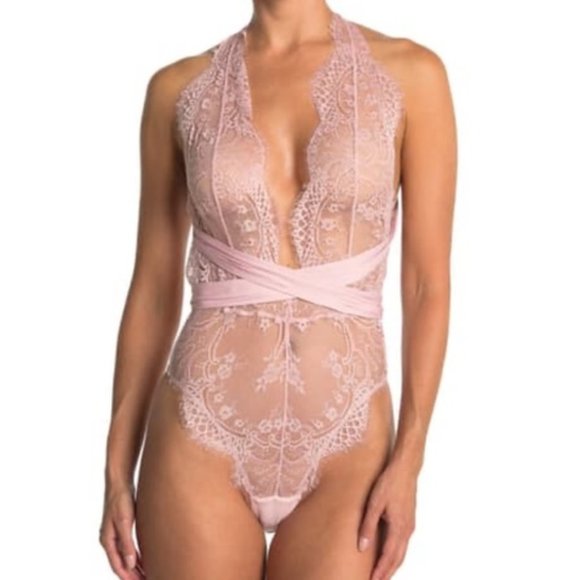 Free People Tops - Free People Showoff Lace Bodysuit In Ballet Combo